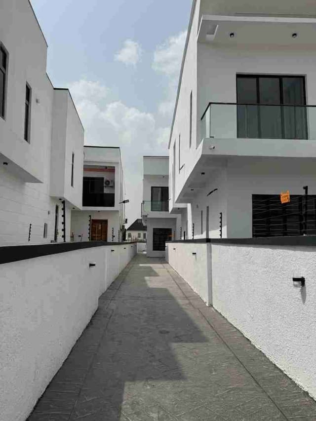 Newly Built 4 Bedroom Semi Detached Duplex for Sale📍 Ikota Lekki , Lagos